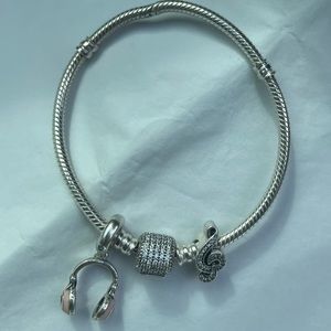 Music lovers Pandora sterling silver bracelet with FREE cleaning solution